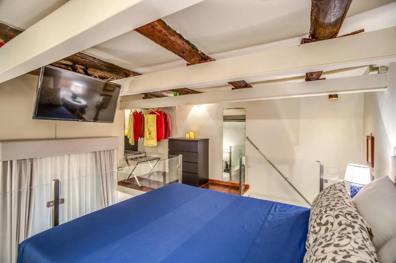 Chiaia Loft Apartment Naples