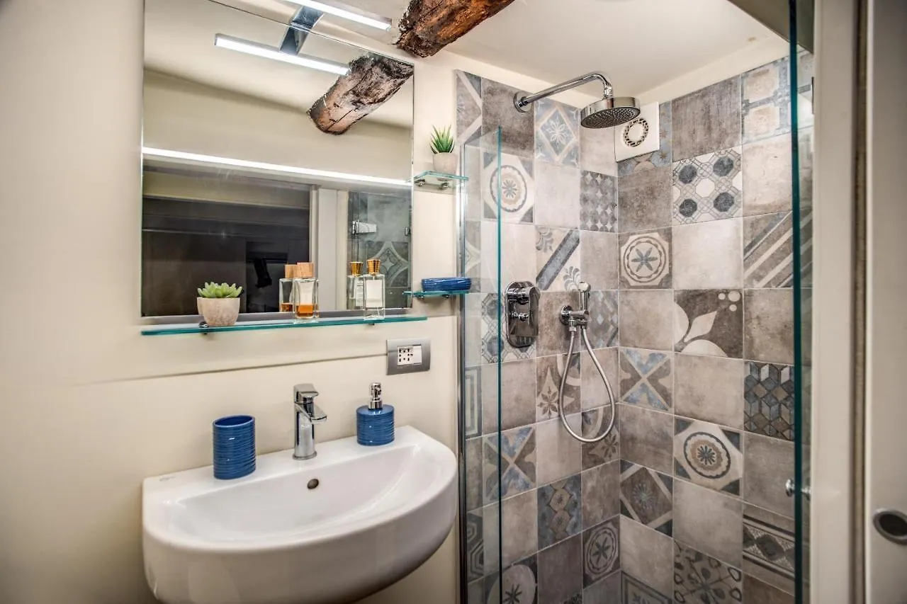 Chiaia Loft Apartment Naples