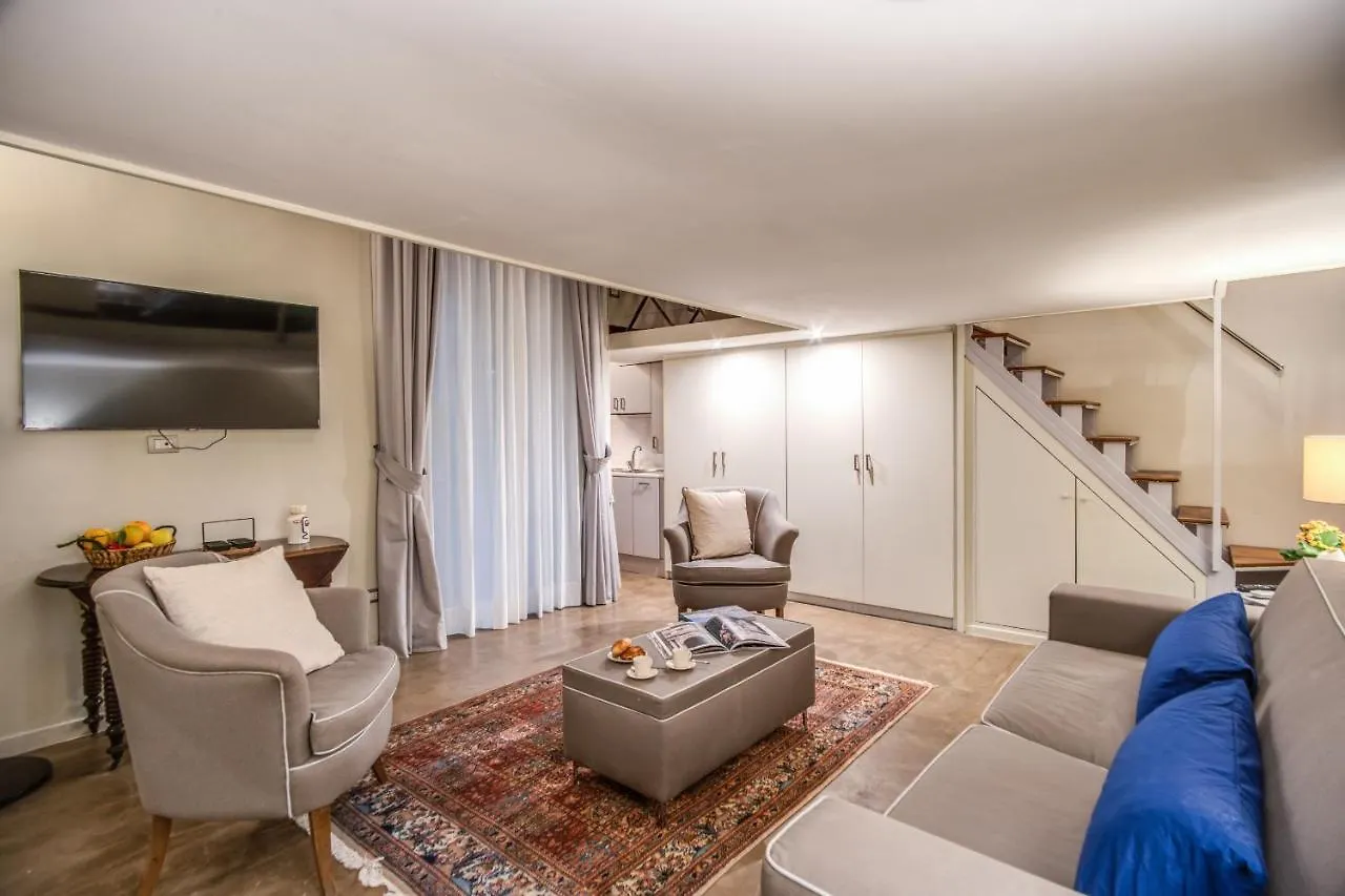 Chiaia Loft Apartment Naples