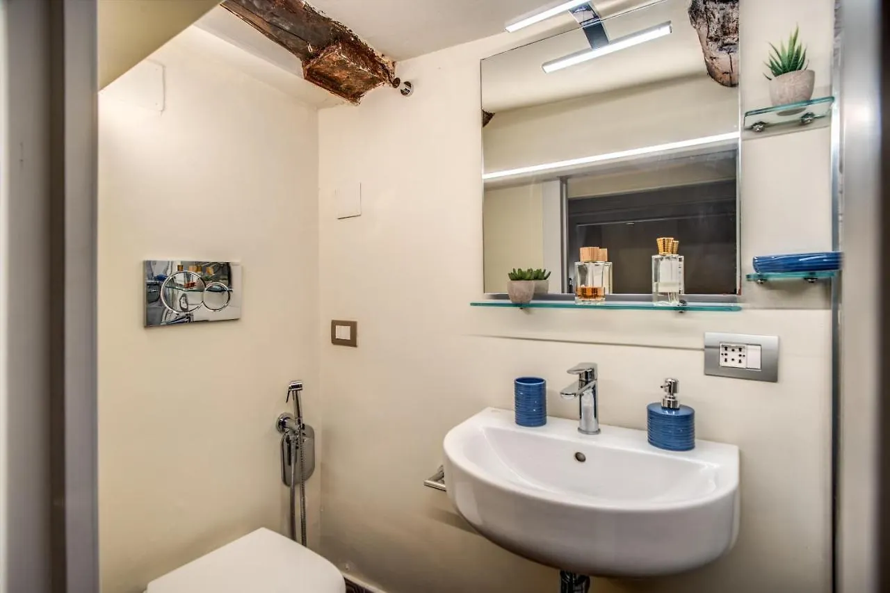 Chiaia Loft Apartment Naples